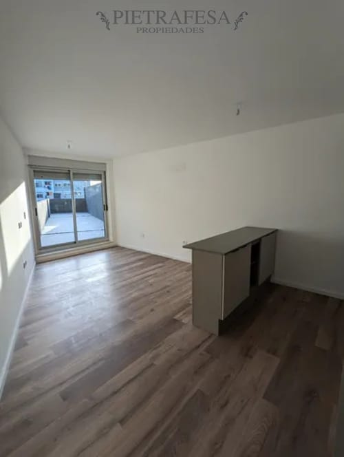 Apartamento en alquiler, monoambiente, 1 baño, patio. Cordón. · Foto 4