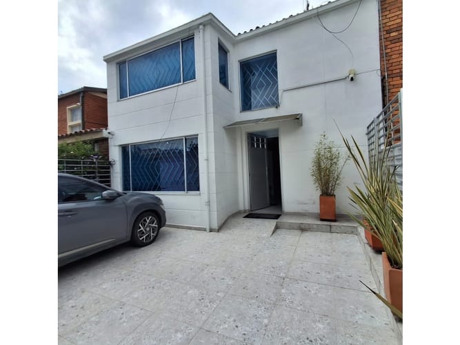 Casa de 9 alcobas en venta en Andes Norte, Bogotá, 270 m² · foto 2 de 17