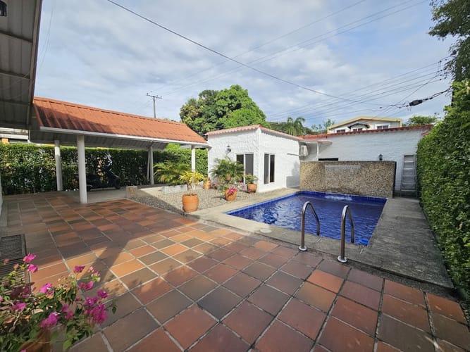 Casa de 5 alcobas en venta en Ricaurte, Ricaurte, 416 m² · foto 2 de 24