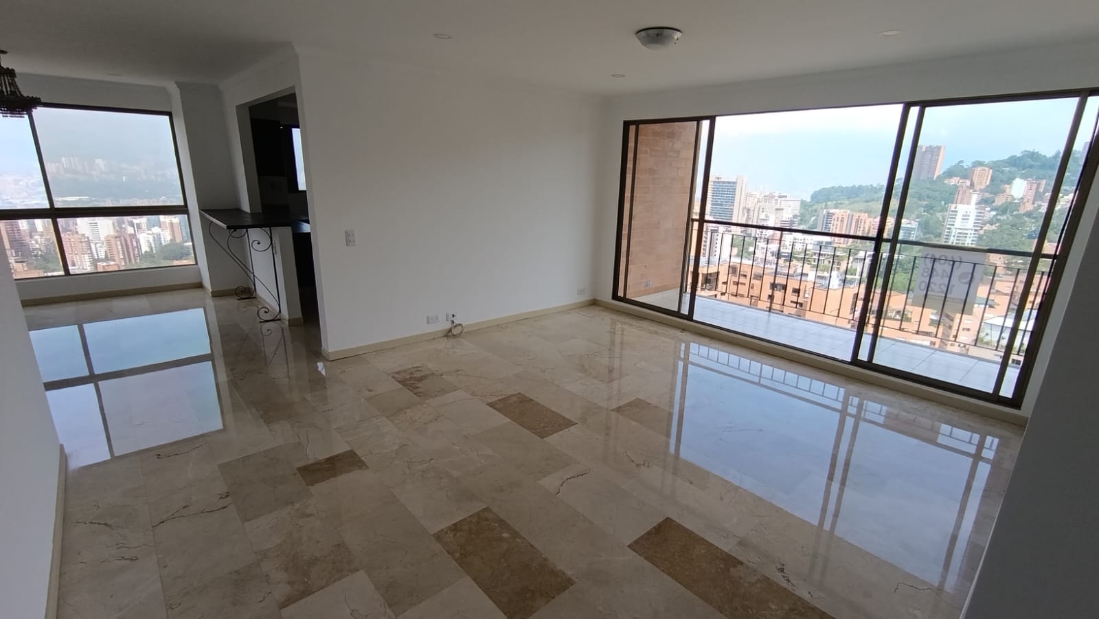 Apartamento en Arriendo en El Poblado, Medellín