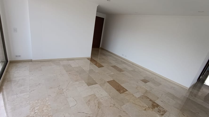 Apartamento de 3 alcobas en arriendo en La Florida, Medellín, 117 m² · foto 2 de 21