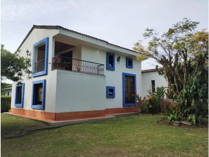 Casa de 3 alcobas en venta en Las Mercedes, Jamundí, 250 m² · foto 2 de 15
