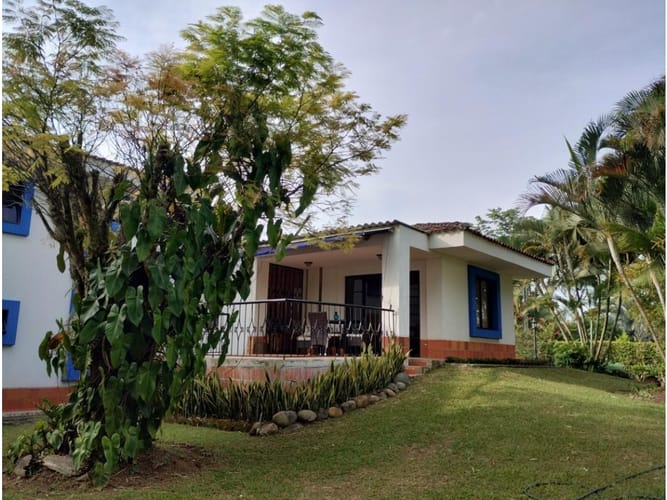Casa de 3 alcobas en venta en Las Mercedes, Jamundí, 250 m² · foto 4 de 15