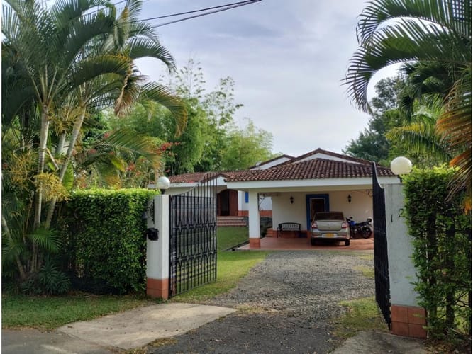 Casa de 3 alcobas en venta en Las Mercedes, Jamundí, 250 m² · foto 5 de 15