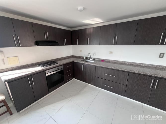 Apartamento de 3 alcobas en venta en Nuevo Sotomayor, Bucaramanga, 121 m² · foto 3 de 24