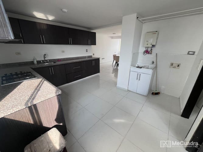 Apartamento de 3 alcobas en venta en Nuevo Sotomayor, Bucaramanga, 121 m² · foto 5 de 24