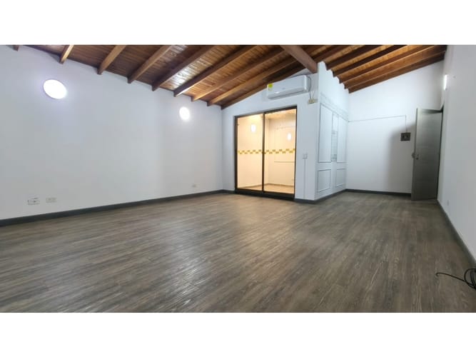 Oficina en arriendo en San Diego, Medellín, 380 m² · foto 2 de 14