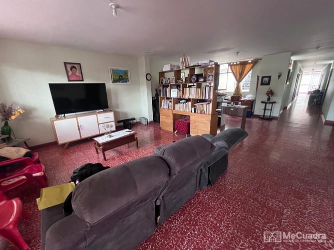 Casa de 11 alcobas en venta en San Alonso, Bucaramanga, 351 m² · foto 3 de 24