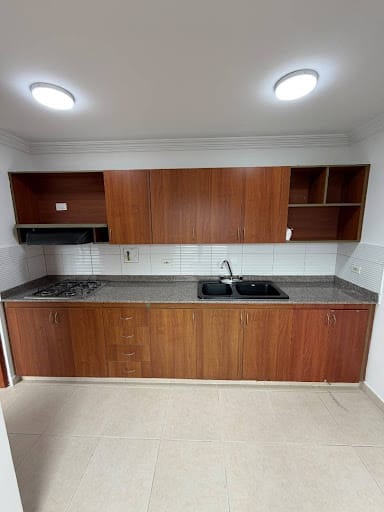 Apartamento de 3 alcobas en arriendo en Zuñiga, Itagüí, 130 m² · foto 2 de 10