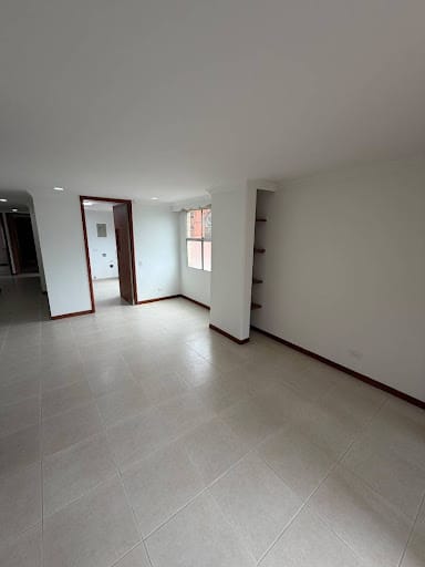 Apartamento de 3 alcobas en arriendo en Zuñiga, Itagüí, 130 m² · foto 4 de 10