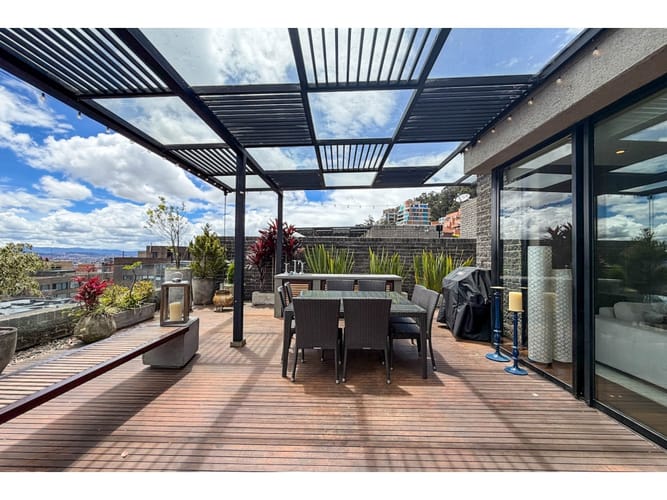 Apartamento de 3 alcobas en venta en Los Rosales, Bogotá, 309 m² · foto 2 de 24