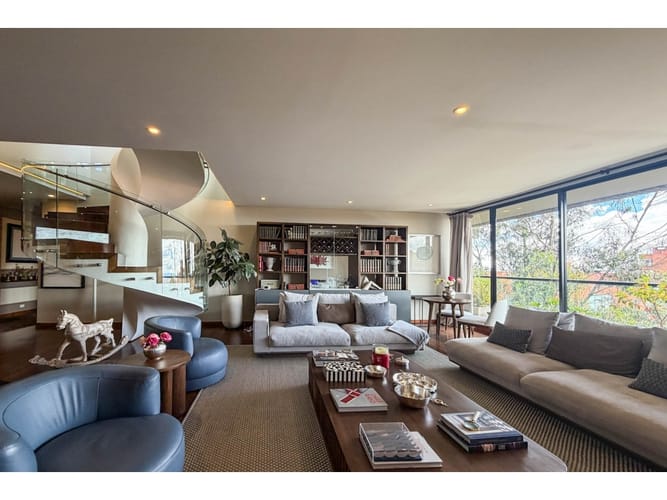 Apartamento de 3 alcobas en venta en Los Rosales, Bogotá, 309 m² · foto 11 de 24