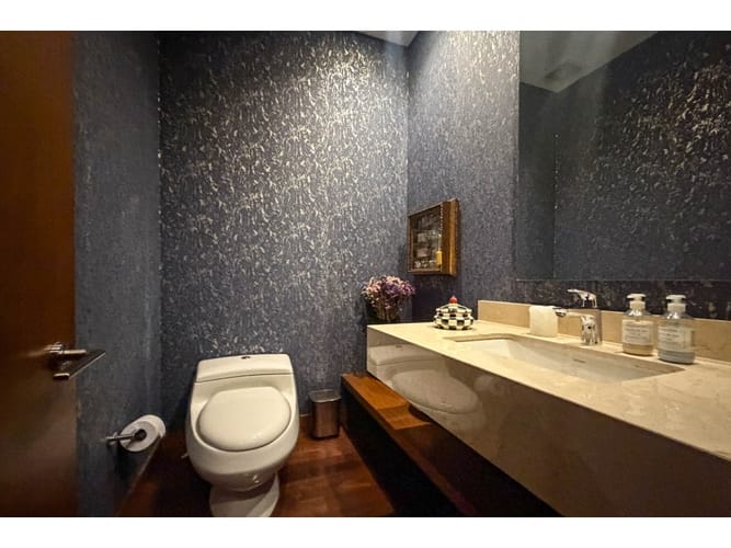 Apartamento de 3 alcobas en venta en Los Rosales, Bogotá, 309 m² · foto 15 de 24