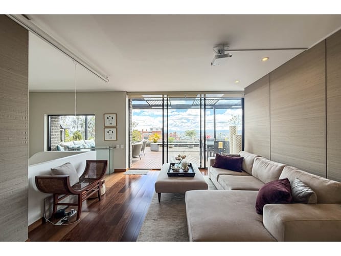 Apartamento de 3 alcobas en venta en Los Rosales, Bogotá, 309 m² · foto 21 de 24