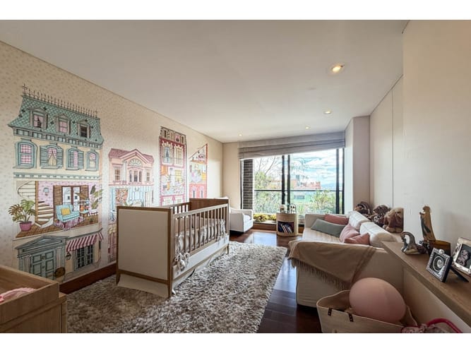 Apartamento de 3 alcobas en venta en Los Rosales, Bogotá, 309 m² · foto 22 de 24