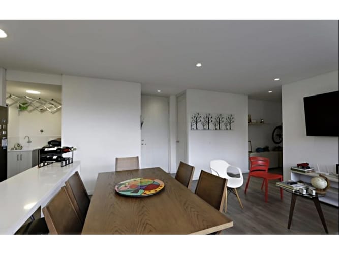 Apartamento de 2 alcobas en venta en Lalinde, Medellín, 94 m² · foto 2 de 12