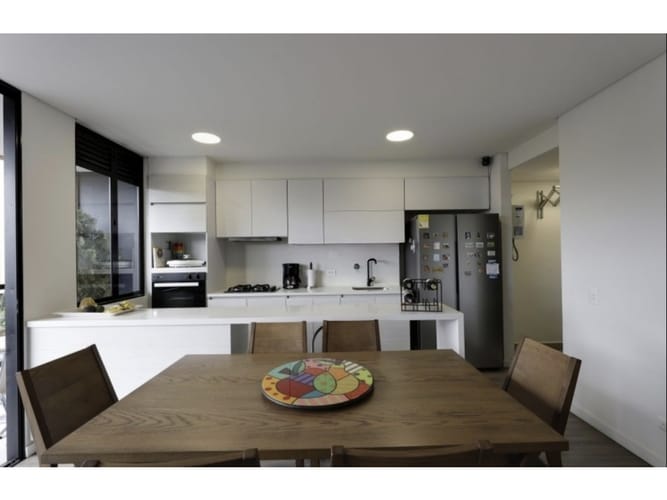 Apartamento de 2 alcobas en venta en Lalinde, Medellín, 94 m² · foto 3 de 12