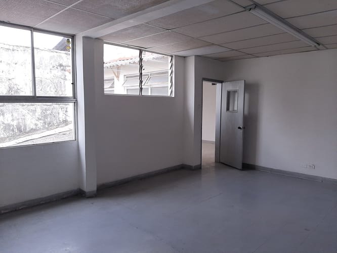 Edificio en venta en Sector Plaza De Bolivar, Pereira, 492 m² · foto 2 de 8