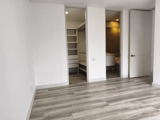 Apartamento de 3 alcobas en arriendo en El Chocho, Envigado, 100 m² · foto 23 de 24