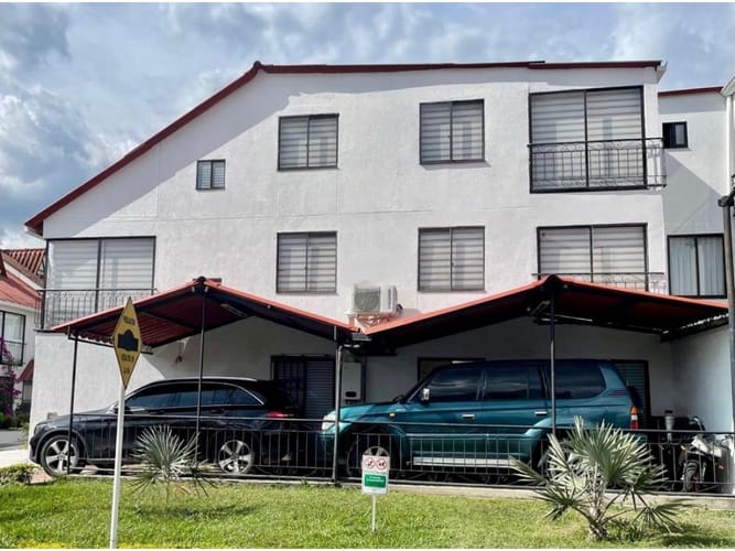 Casa de 5 alcobas en venta en Avenida Sur, Pereira, 180 m² · foto 3 de 15