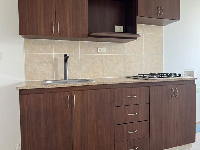 Apartamento de 2 alcobas en arriendo en La Inmaculada, Envigado, 70 m² · foto 5 de 12