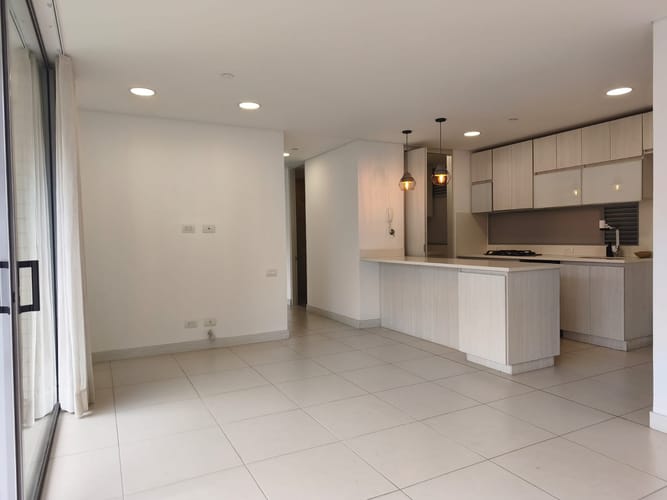 Apartamento de 3 alcobas en arriendo en Loma Del Esmeraldal, Envigado, 98 m² · foto 4 de 18