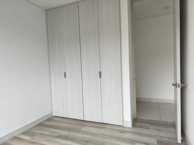 Apartamento de 3 alcobas en arriendo en Loma Del Esmeraldal, Envigado, 98 m² · foto 12 de 18