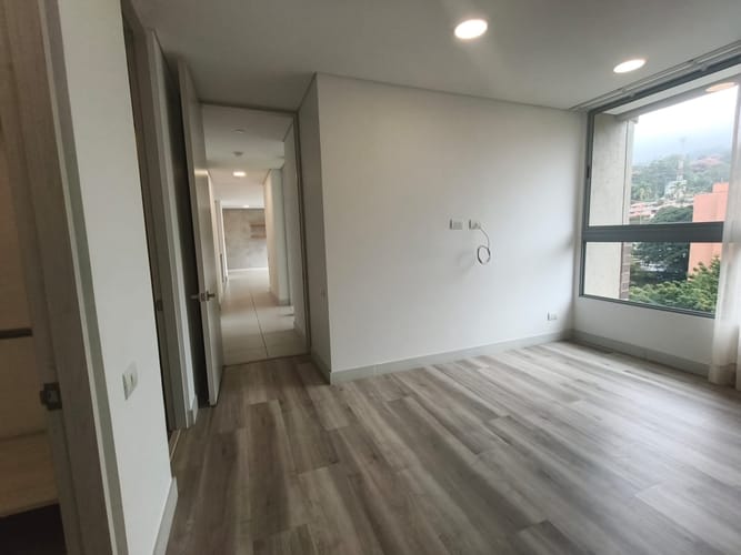 Apartamento de 3 alcobas en arriendo en Loma Del Esmeraldal, Envigado, 98 m² · foto 14 de 18