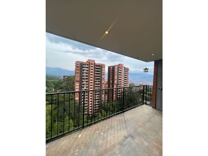 Apartamento de 2 alcobas en venta en San Lucas, Medellín, 180 m² · foto 6 de 24