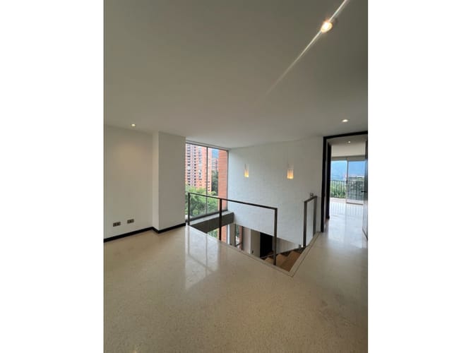 Apartamento de 2 alcobas en venta en San Lucas, Medellín, 180 m² · foto 14 de 24