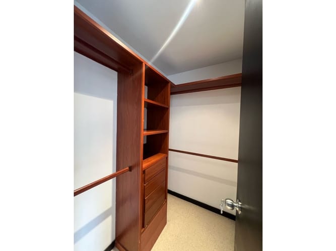 Apartamento de 2 alcobas en venta en San Lucas, Medellín, 180 m² · foto 17 de 24