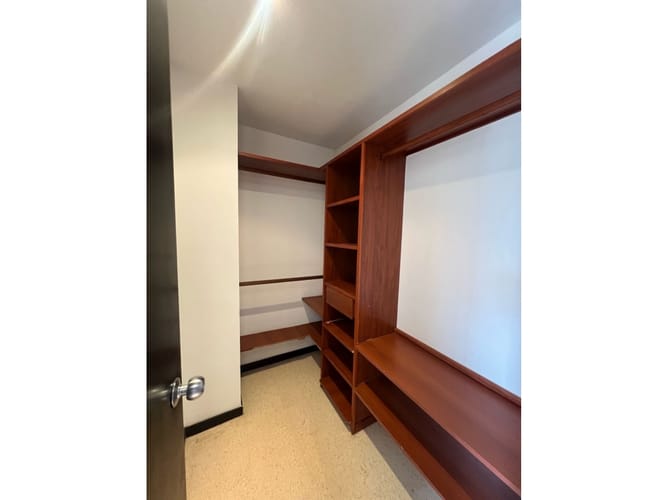 Apartamento de 2 alcobas en venta en San Lucas, Medellín, 180 m² · foto 18 de 24