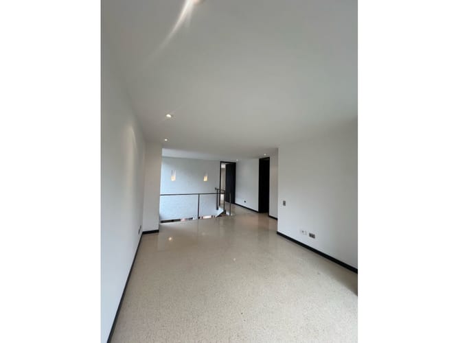 Apartamento de 2 alcobas en arriendo en San Lucas, Medellín, 180 m² · foto 15 de 24