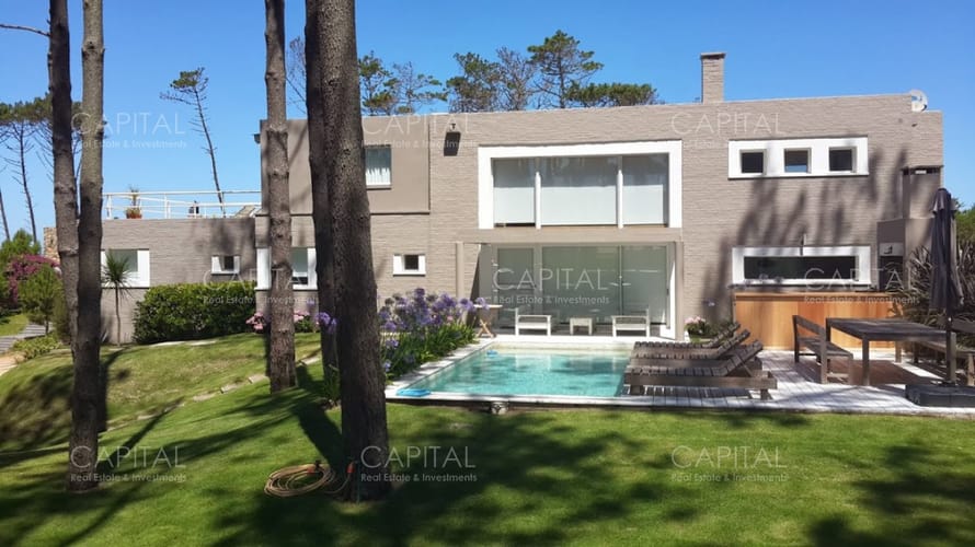 Excelente casa de Cinco Dormitorios en Laguna Blanca · Foto 1