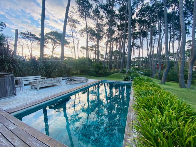 Excelente casa de Cinco Dormitorios en Laguna Blanca · Foto 2