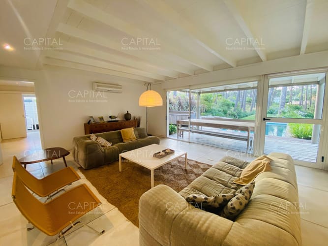 Excelente casa de Cinco Dormitorios en Laguna Blanca · Foto 3