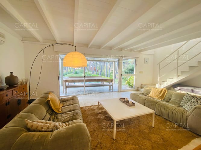 Excelente casa de Cinco Dormitorios en Laguna Blanca · Foto 4