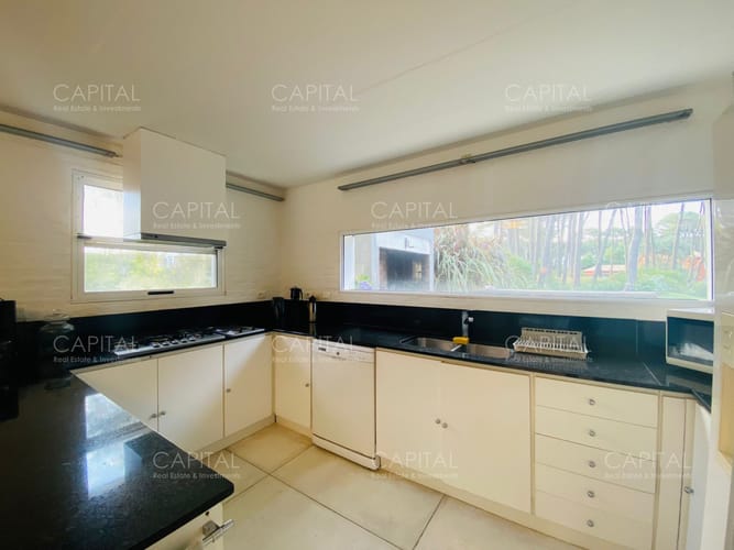 Excelente casa de Cinco Dormitorios en Laguna Blanca · Foto 6