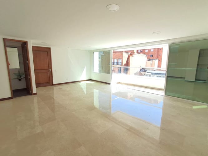 Apartamento de 3 alcobas en arriendo en Las Acacias, Medellín, 140 m² · foto 2 de 23