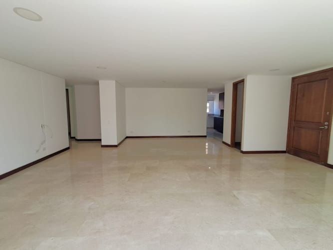 Apartamento de 3 alcobas en arriendo en Las Acacias, Medellín, 140 m² · foto 3 de 23