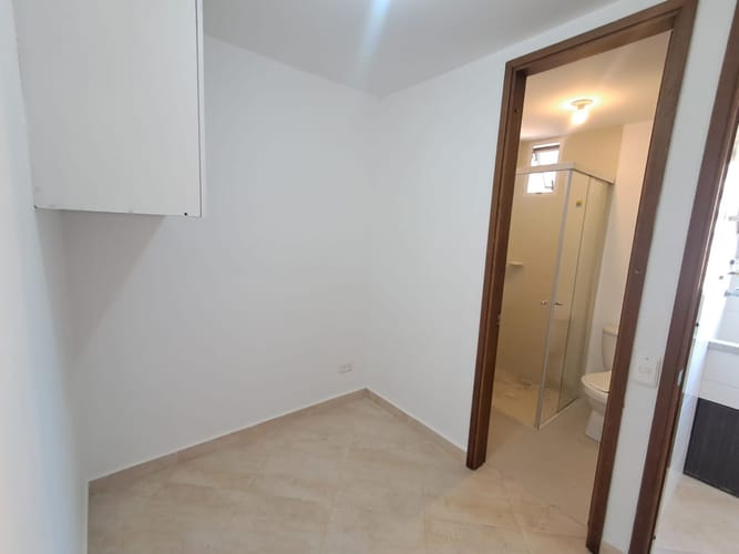 Apartamento de 3 alcobas en arriendo en Las Acacias, Medellín, 140 m² · foto 5 de 23