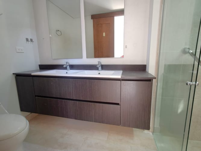 Apartamento de 3 alcobas en arriendo en Las Acacias, Medellín, 140 m² · foto 10 de 23