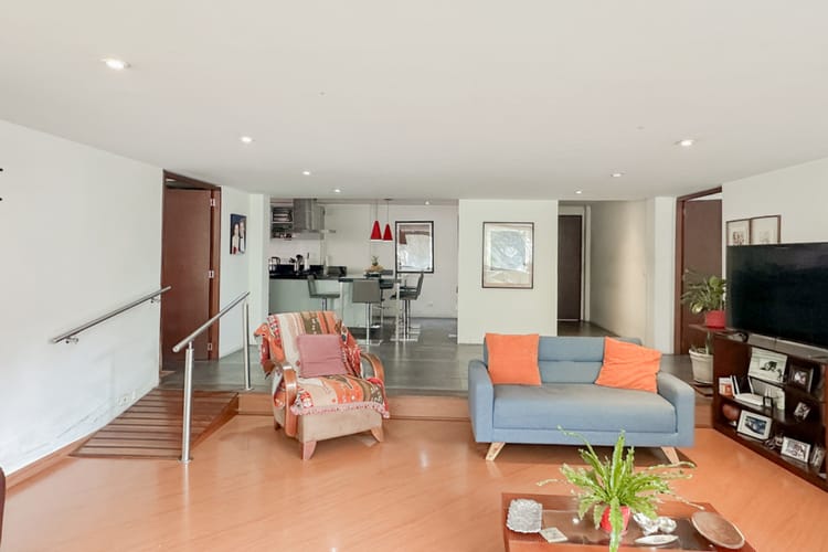 Apartamento de 3 alcobas en venta en Chicó Alto, Bogotá, 133 m² · foto 3 de 15