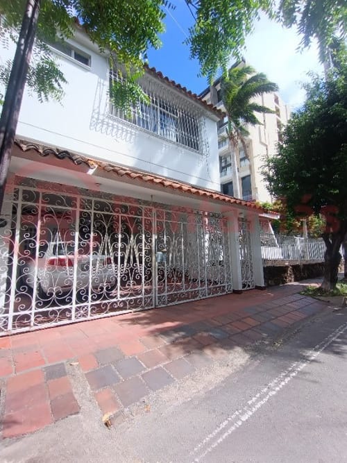 Casa de 7 alcobas en arriendo en San Luis, Cúcuta, 372 m² · foto 2 de 24