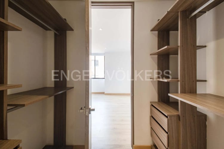 Apartamento de 1 alcoba en arriendo en Santa Barbara Central, Bogotá, 55 m² · foto 9 de 13