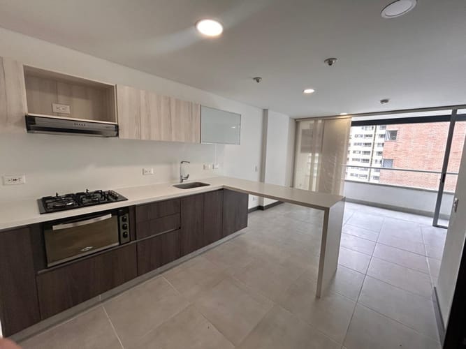 Apartamento de 1 alcoba en arriendo en Villa Carlota, Medellín, 45 m² · foto 2 de 16