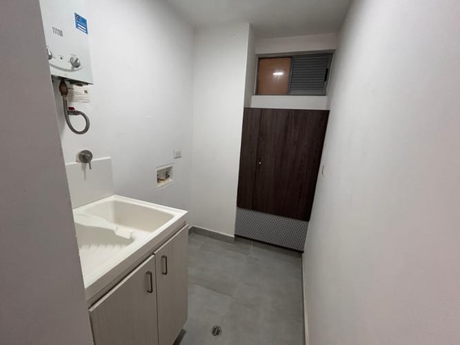 Apartamento de 1 alcoba en arriendo en Villa Carlota, Medellín, 45 m² · foto 5 de 16