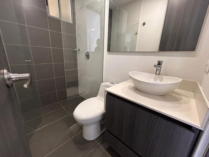 Apartamento de 1 alcoba en arriendo en Villa Carlota, Medellín, 45 m² · foto 9 de 16
