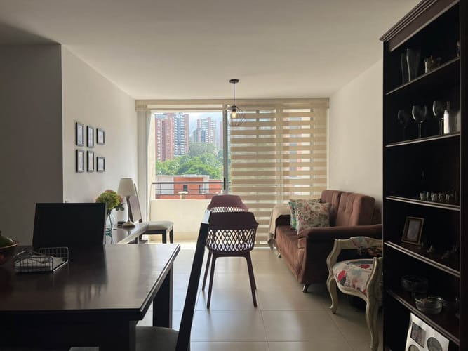 Apartamento de 2 alcobas en venta en Cumbres, Envigado, 58 m² · foto 2 de 15