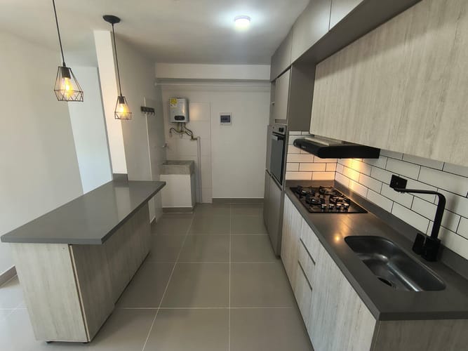 Apartamento de 2 alcobas en arriendo en Pe�As Blancas, La Estrella, 50 m² · foto 3 de 12